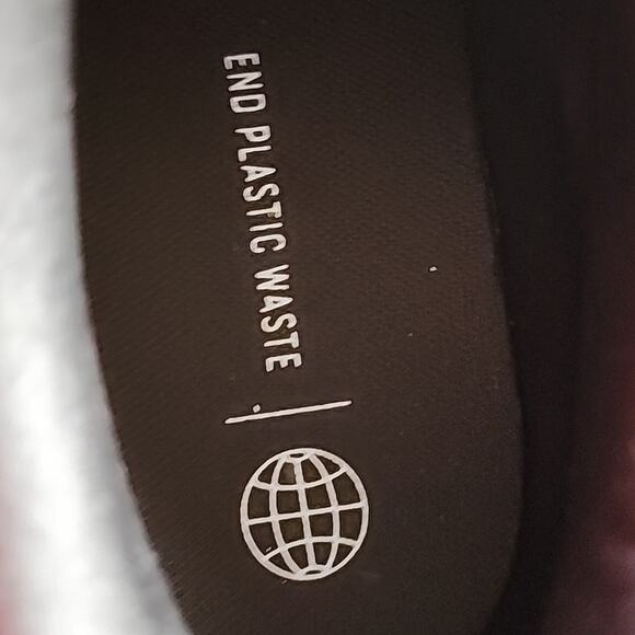 ADIDAS?EQ21 RUN RUNNING?‍♂️SNEAKERS-?CORE BLACK?MENS 7       ?NWOB?